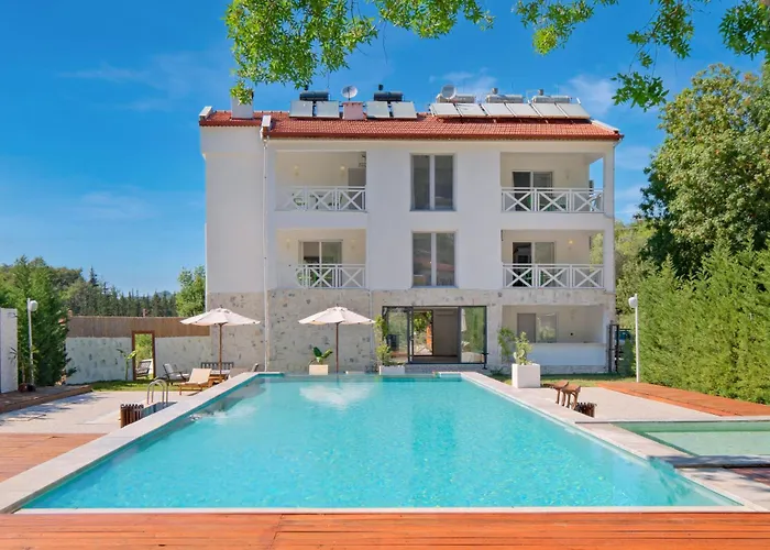 Tuetsue Hotel Eskiomerler